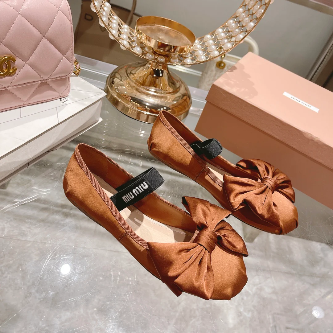 Miu Miu - Новинка сезона осень/зима 2022 - Балетки с бантом - Коричневые