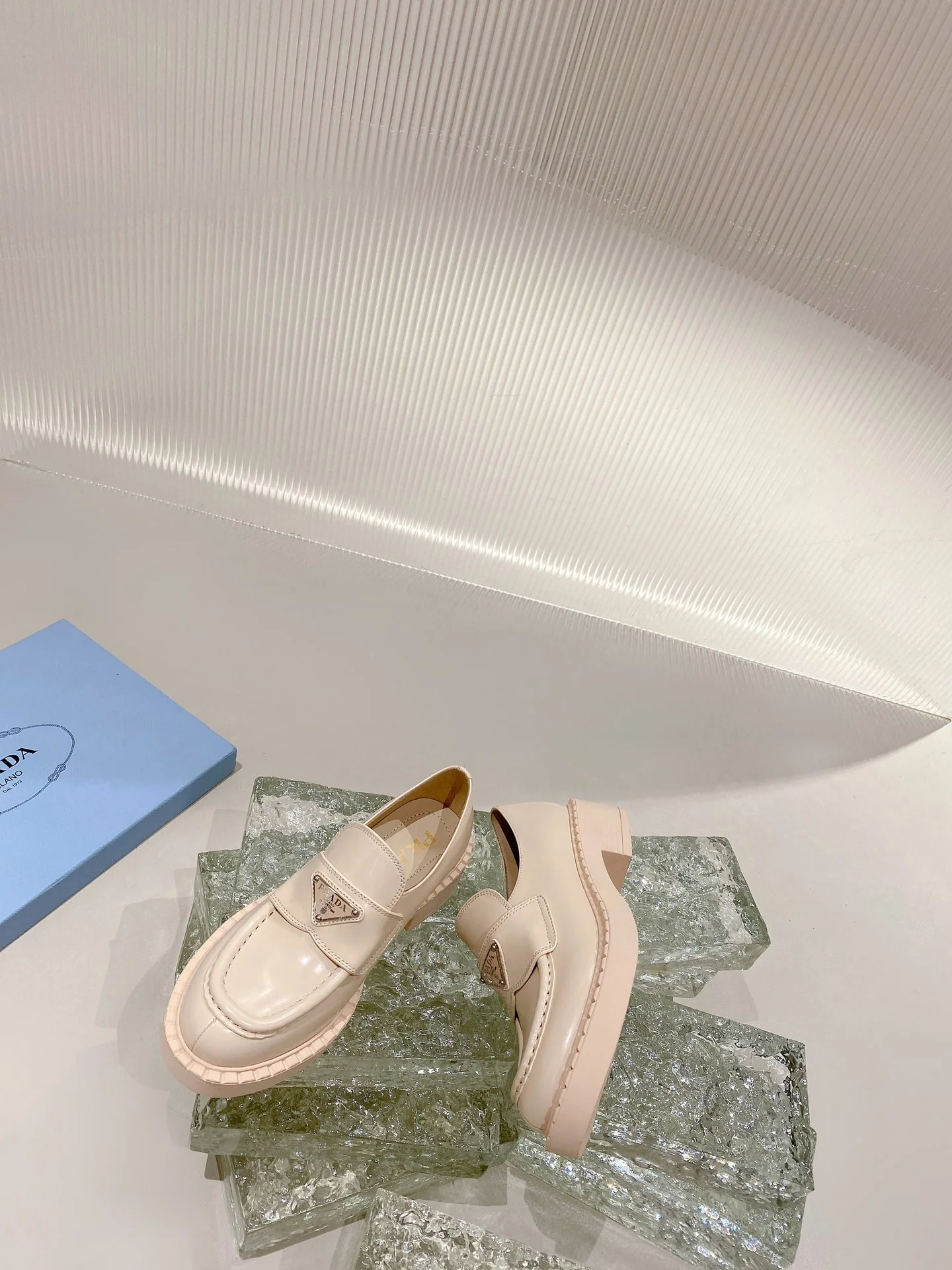 Prada - Новейшая обновленная коллекция - Лоферы - 2