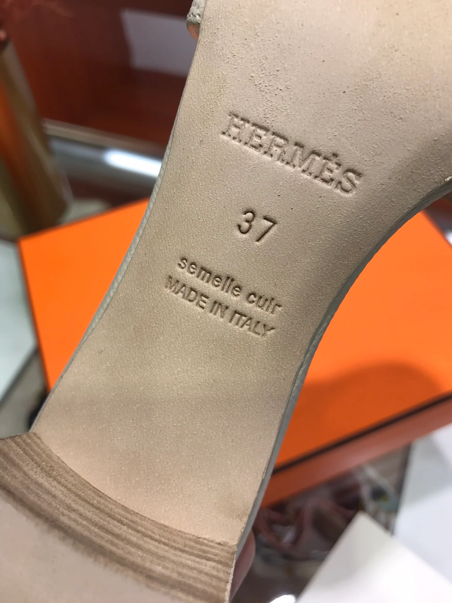 Тапочки Hermes-h на среднем каблуке