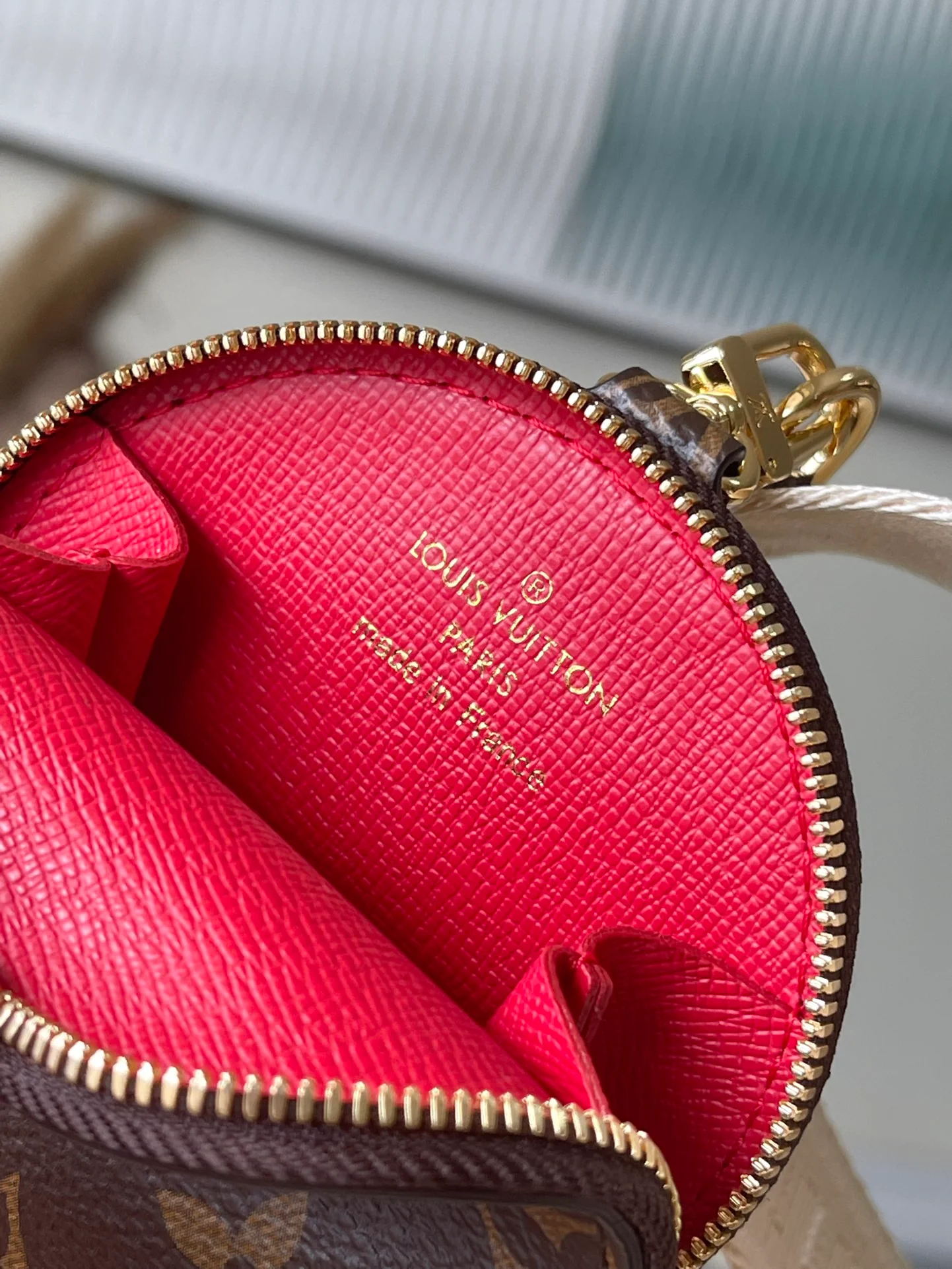 m46653-LV-onthego-east-west