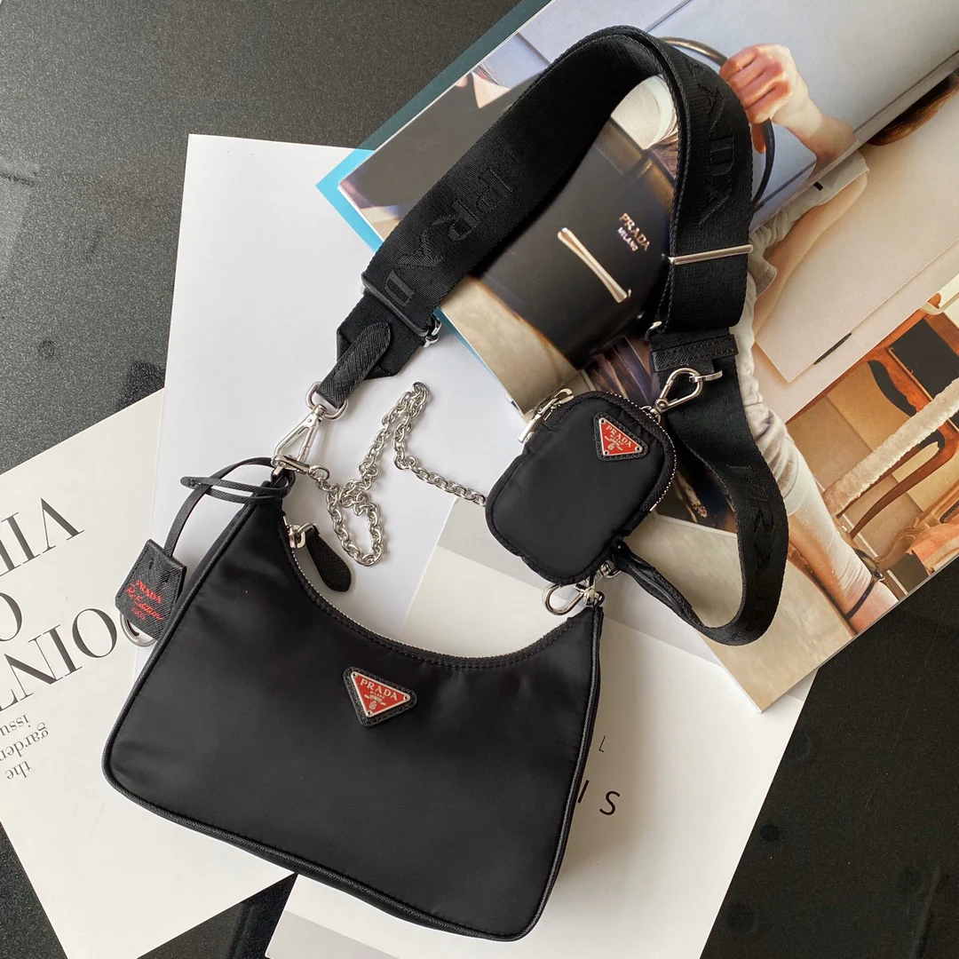 Сумка-хобо Prada 3-в-1, красная и черная.