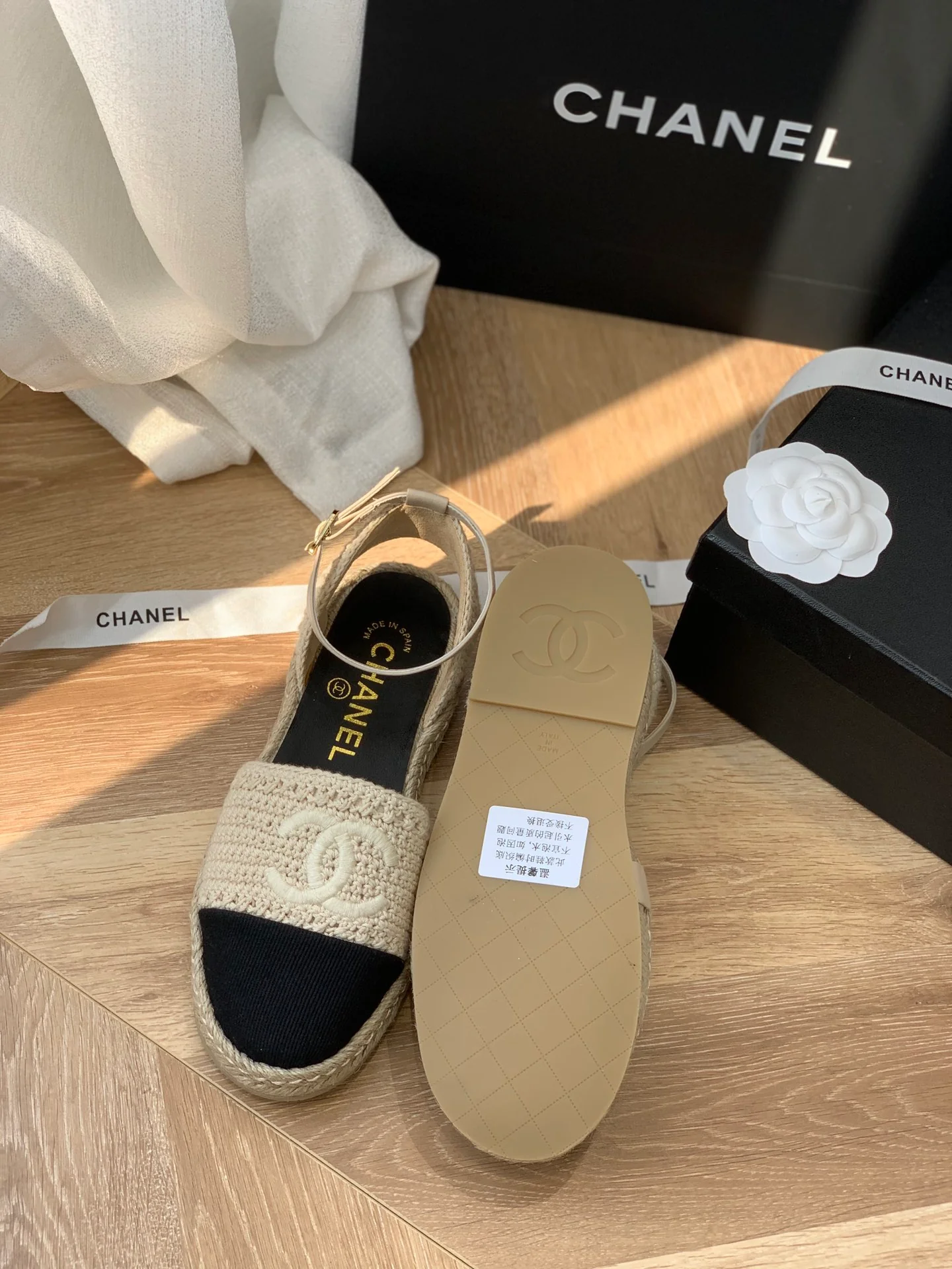 Соломенные сандалии Chanel - 2 шт.