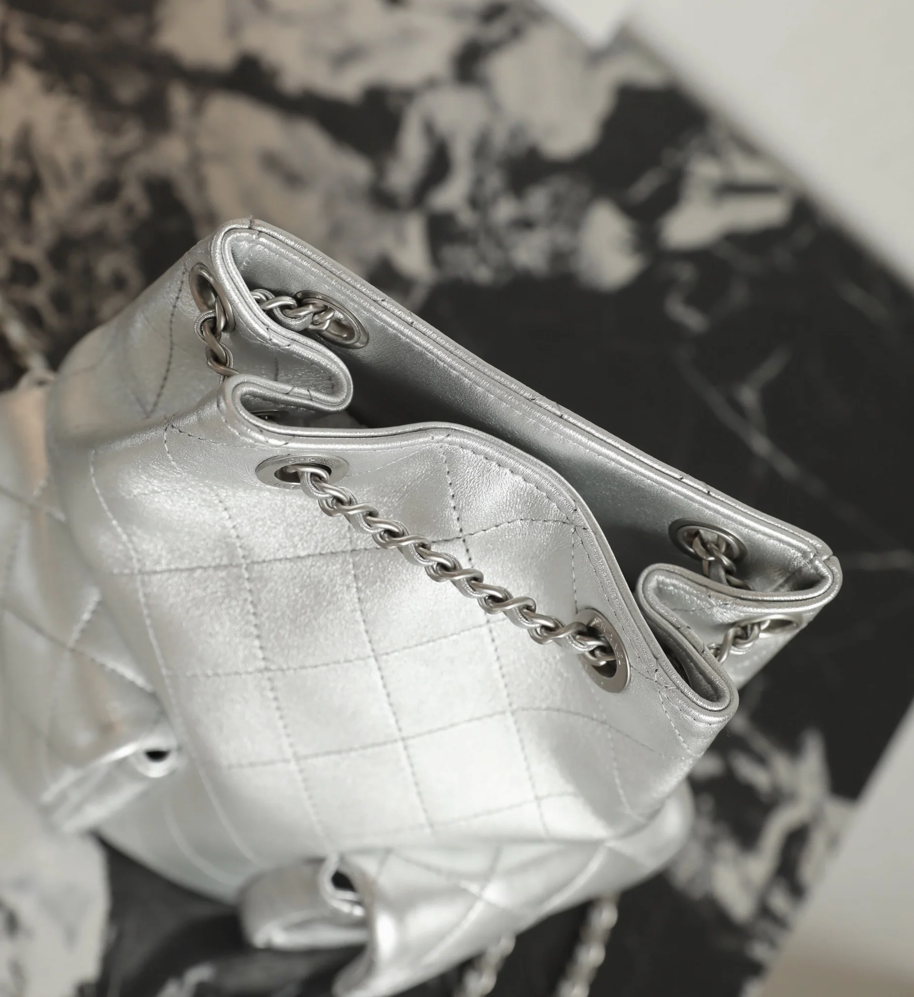 Рюкзак Chanel 25c на завязках - серебристый