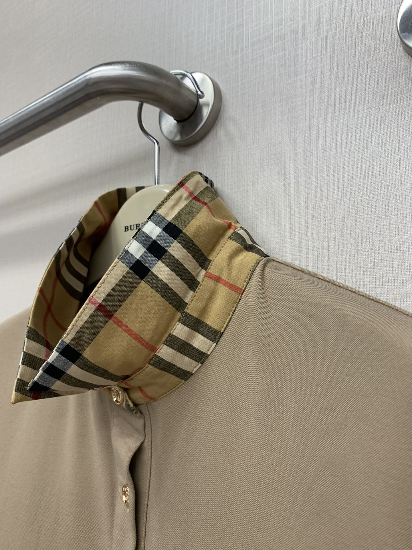 Burberry 2403 - Новое классическое платье в клетку с лоскутным узором для ранней весны - Коричневое