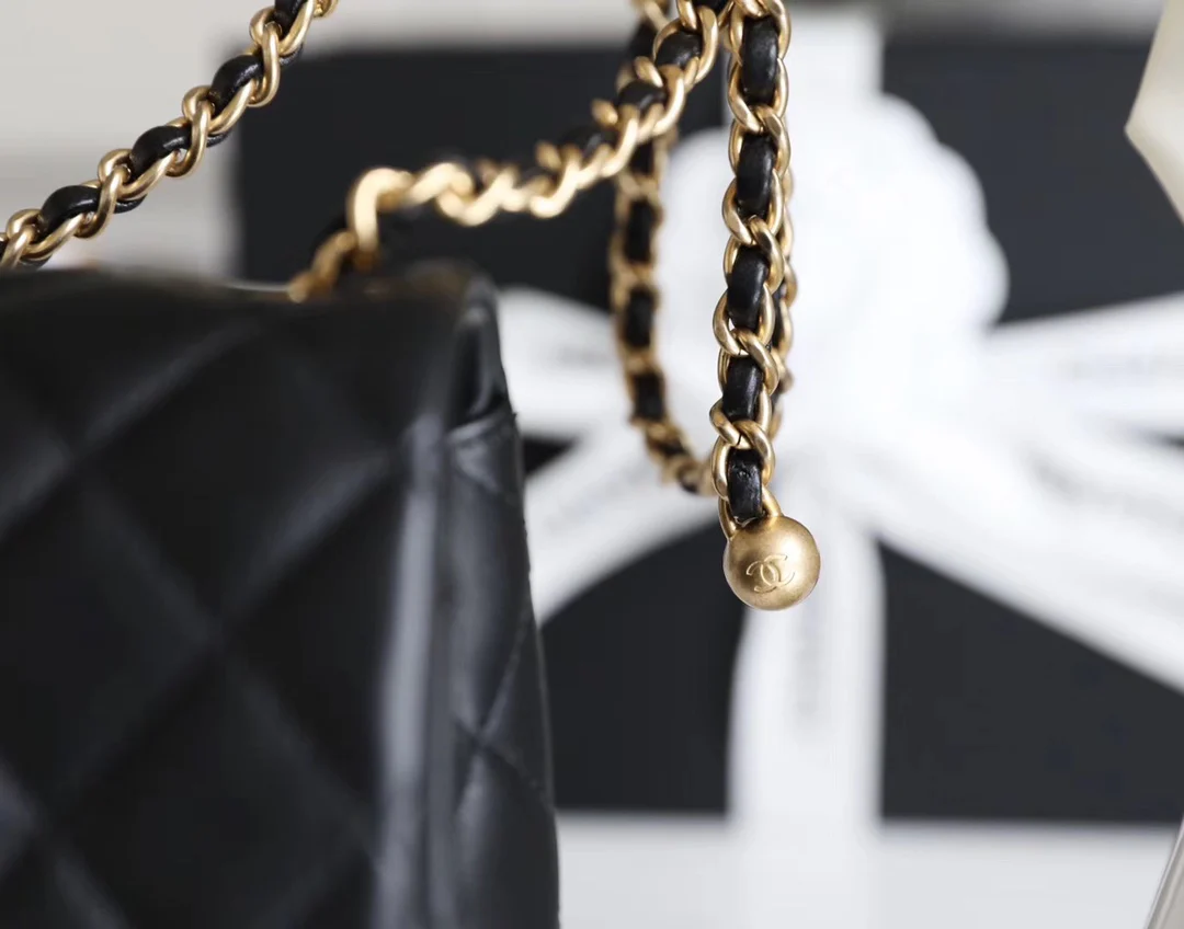 Сумка Chanel Gold Globe Square Fat Flap Bag - черная