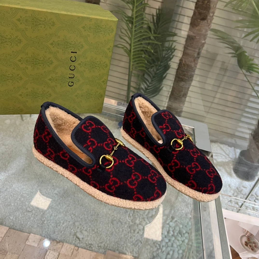 Новинка сезона осень/зима 2022 от Gucci - Теплые пушистые балетки - Черные