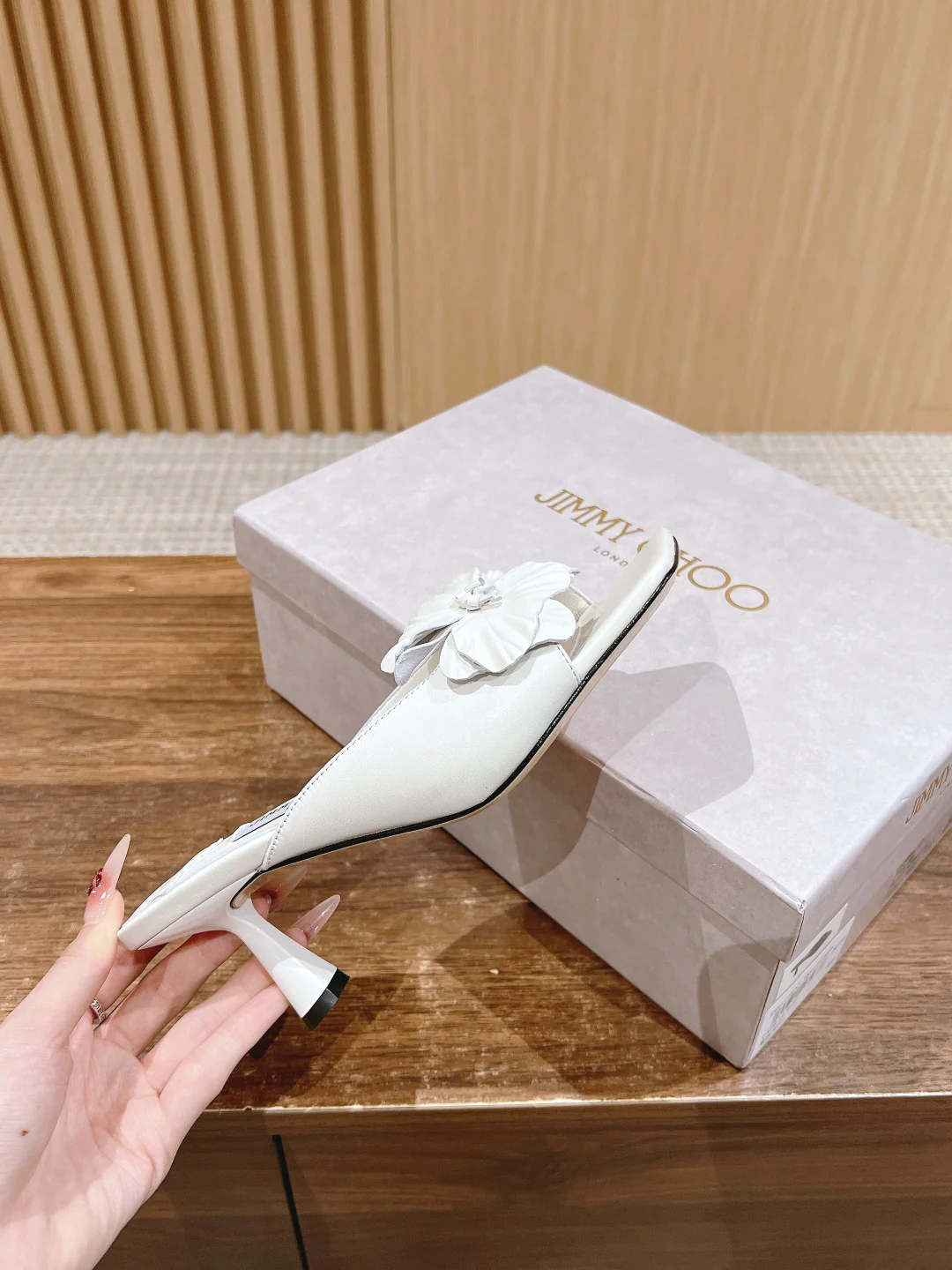 Jimmy - Туфли на каблуке с бантиком - Белые