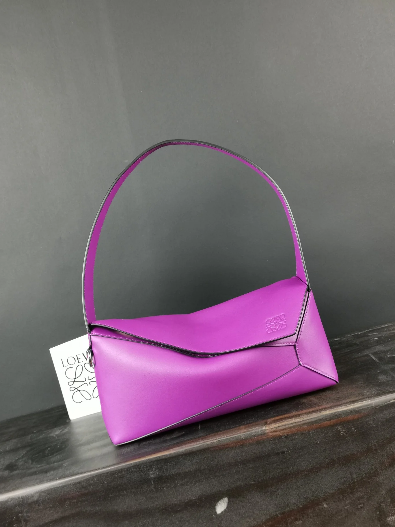 Сумка-хобо Loewe-puzzle-hobo-handbag-3