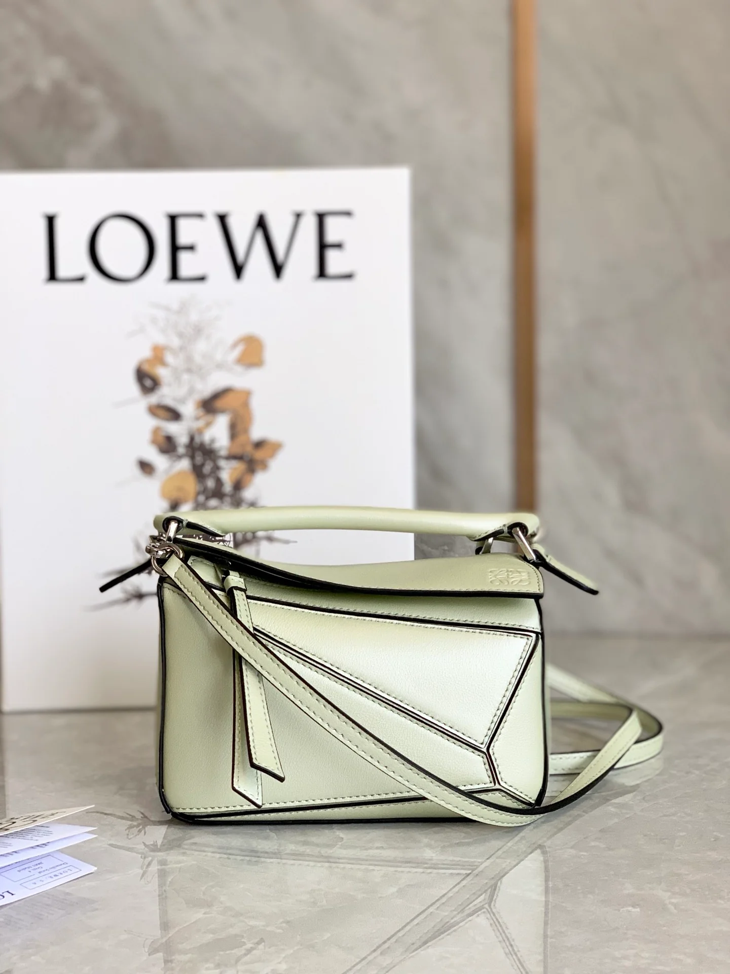 Мини-сумка Loewe Puzzle Bag из телячьей кожи