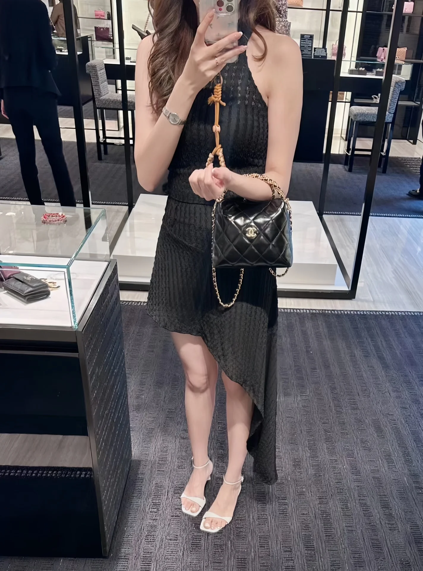 Сумка-хобо Chanel с витой ручкой - черная