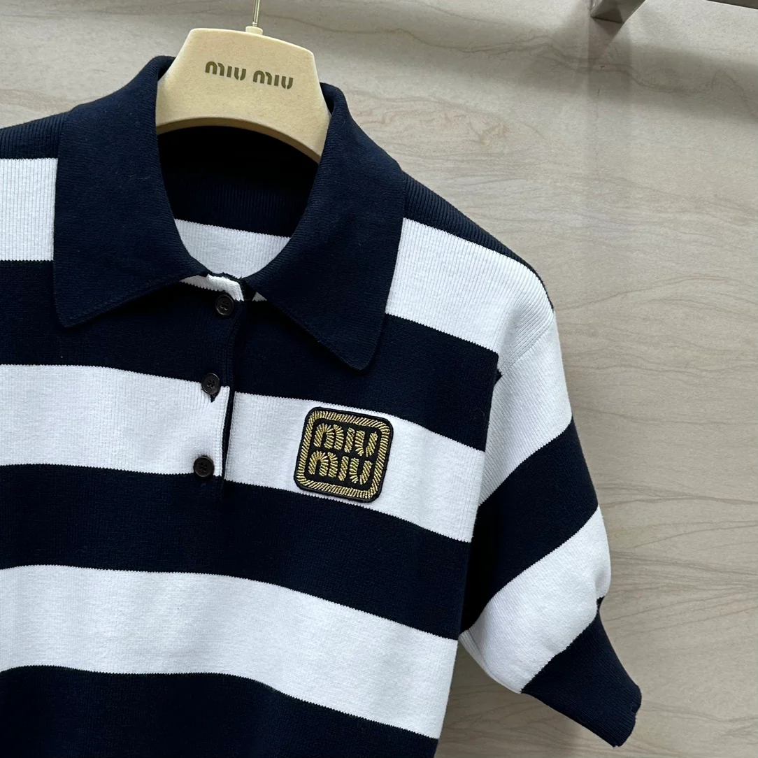Miu Miu - 2404-24 Новинка ранней весны Классический бестселлер: полосатый вязаный топ