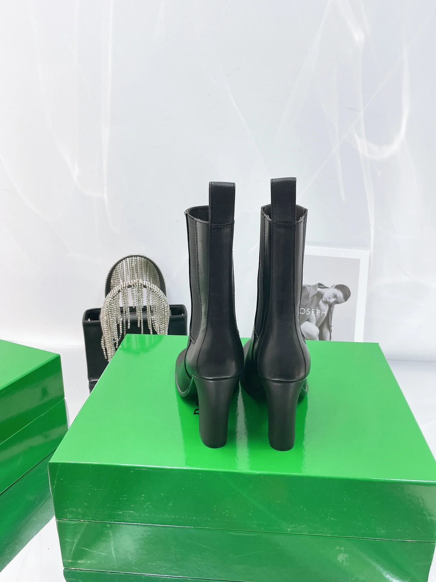 BV - Ботильоны на массивном каблуке с закругленным носком