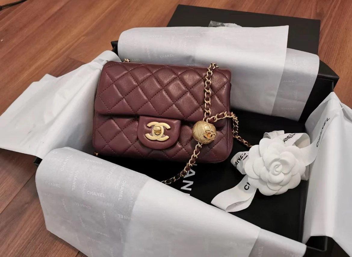 Chanel CF Gold Ball Square Fat Man - Burgundy