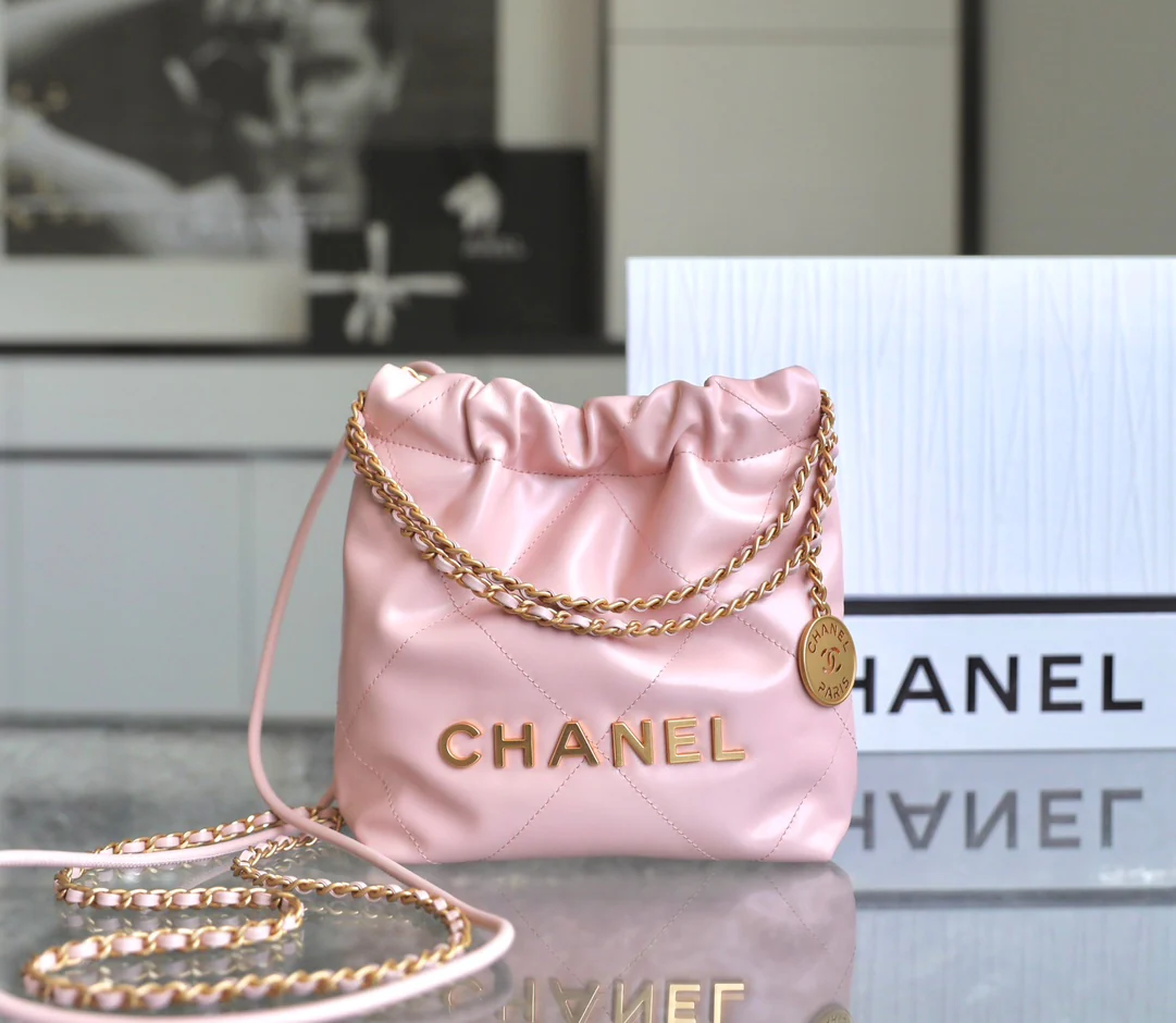 Новинка сезона весна/лето 2023 от Chanel - сумка 22 - мини - розовая