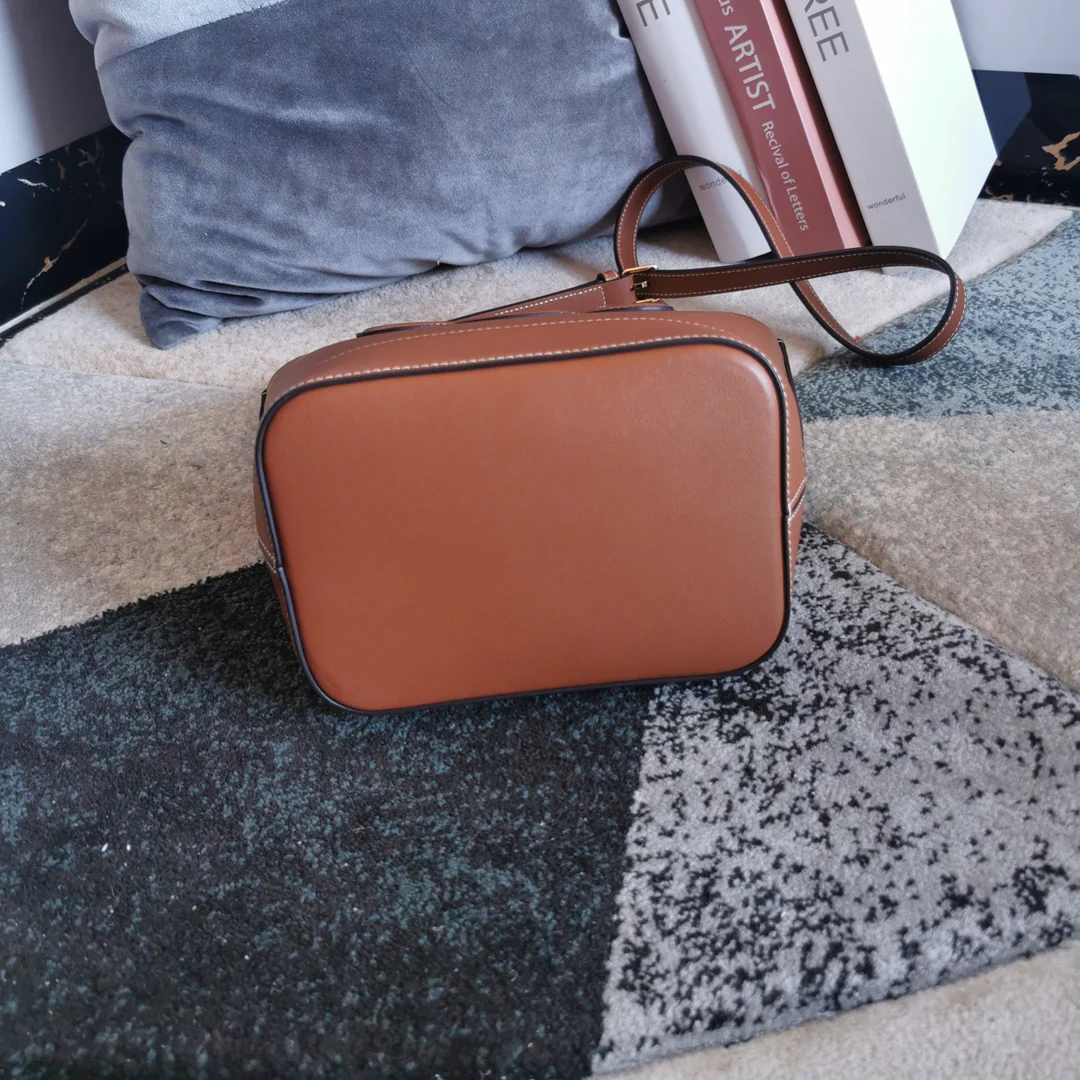 Кожаная сумка-ведро Celine Cuir - Большая - Коричневая