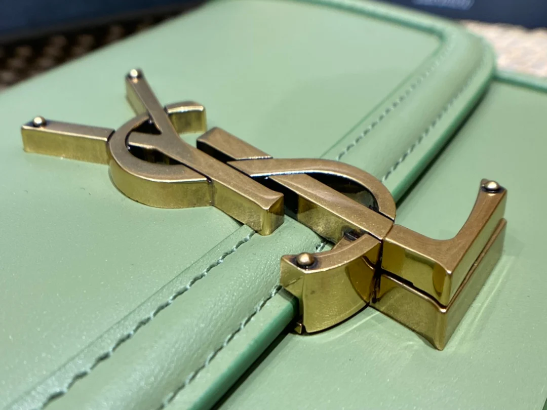 Булочка YSL Solferino с тофу, зеленый авокадо, 18 см