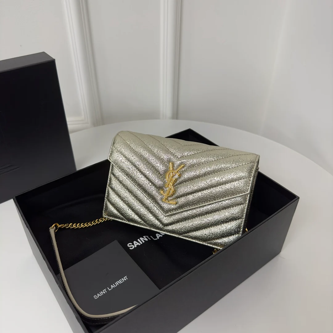 Монограмма YSL, икра, серебристая застежка, 19 см