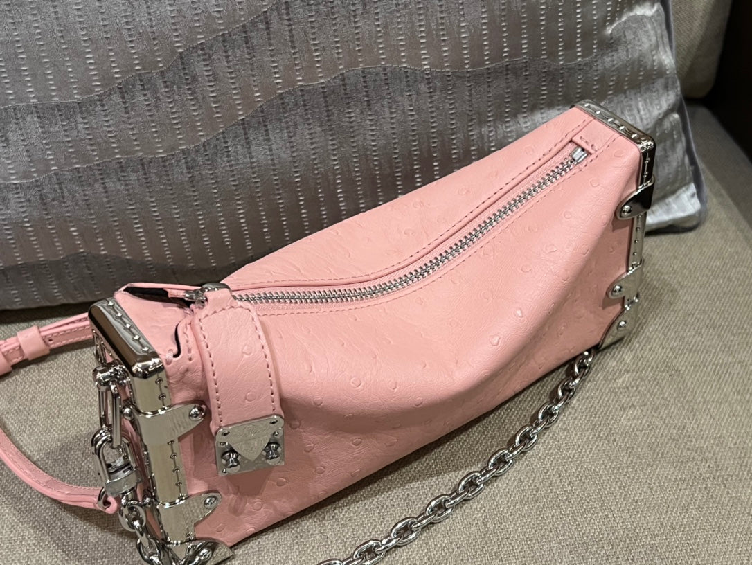 m25445-LV-slim-side-trunk chain bag-pink