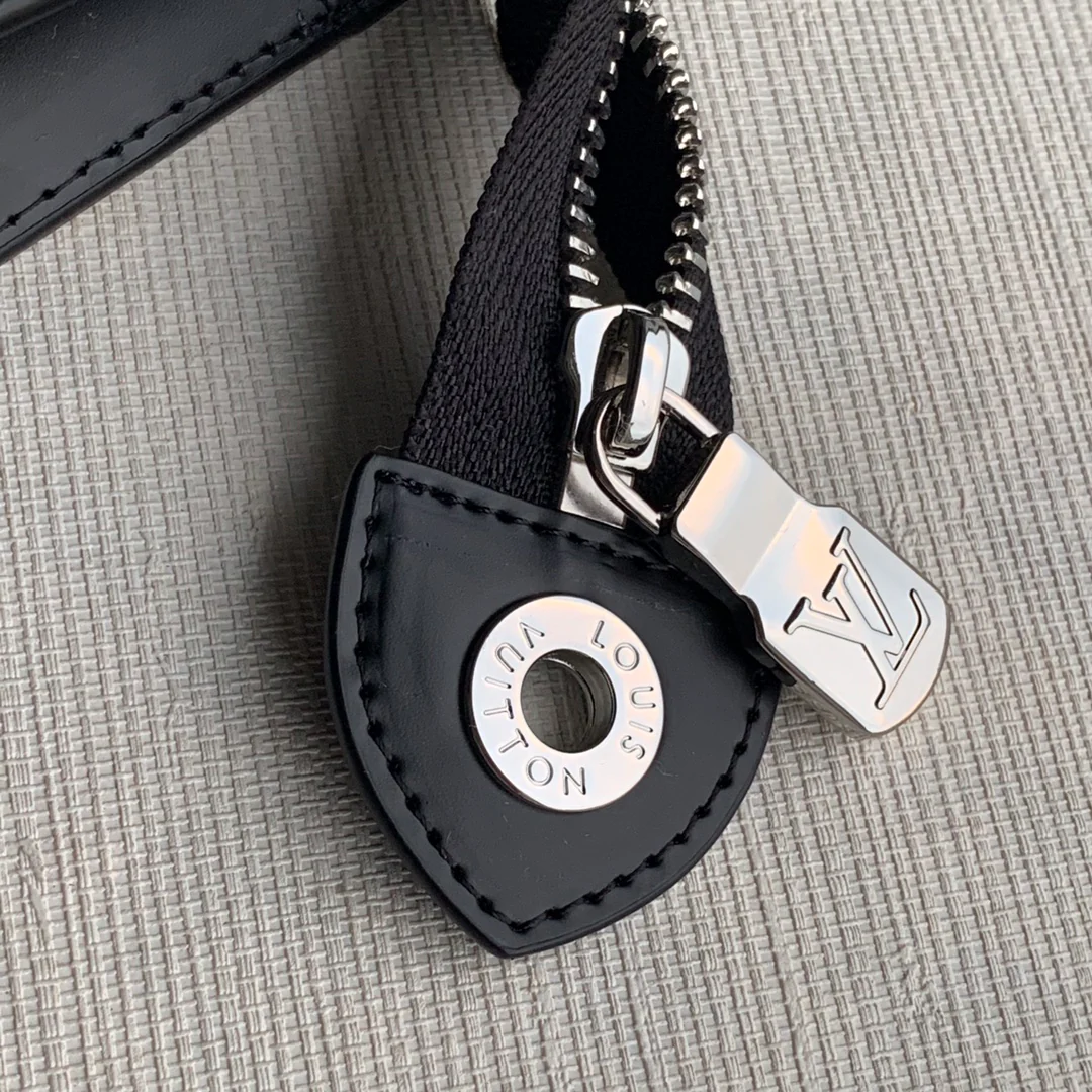 lv-m56872-pochette-voyage-средний клатч