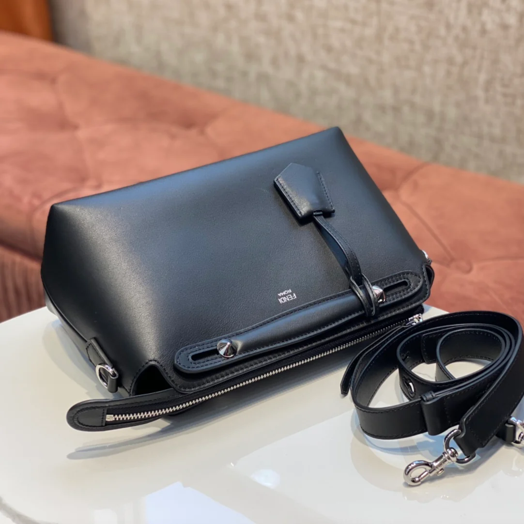 Сумка Fendi by the Way Boston - черная