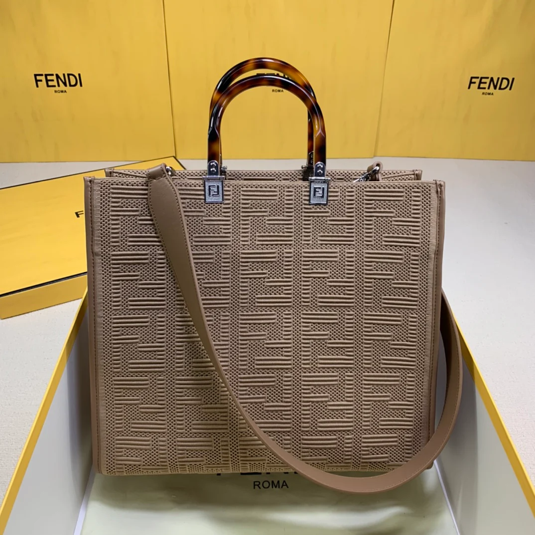 Сумка-тоут Fendi Sunshine Medium Apricot из сетчатой ??ткани