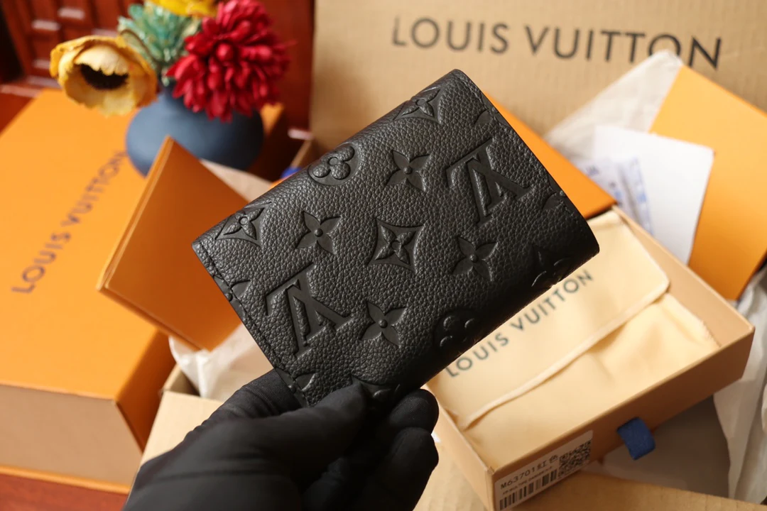 LV-m64060-Короткий трехсекционный кошелек-Черный