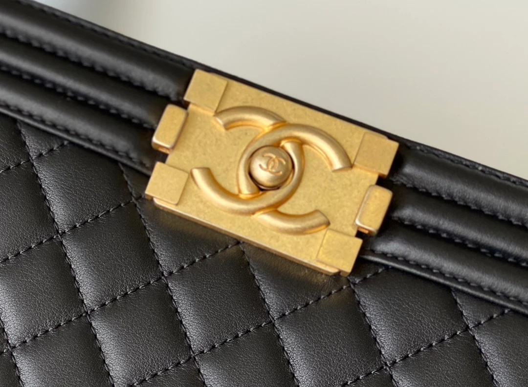 Chanel Le Boy 25 - Черная телячья кожа - Винтажная золотая пряжка
