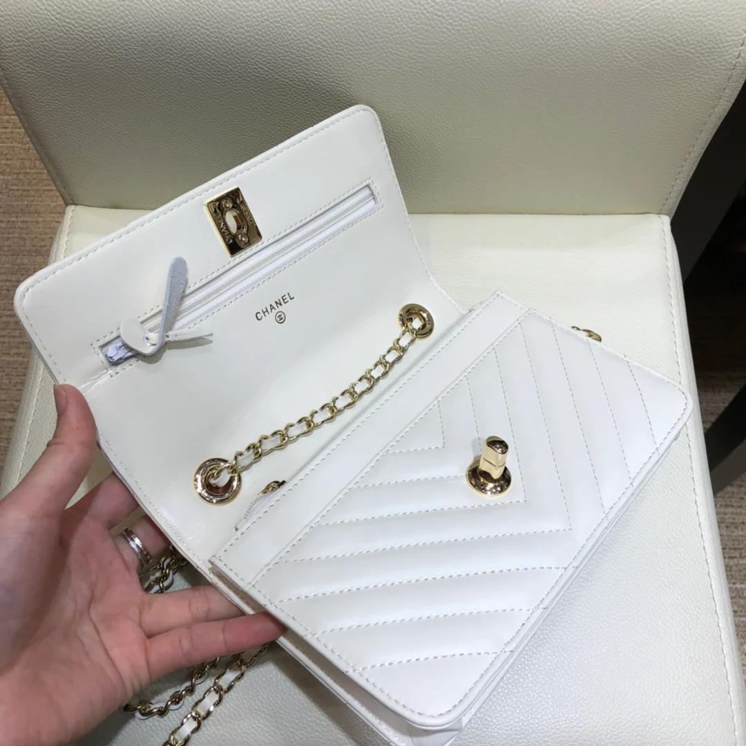 Chanel-trendy-cc-woc-19cm-1