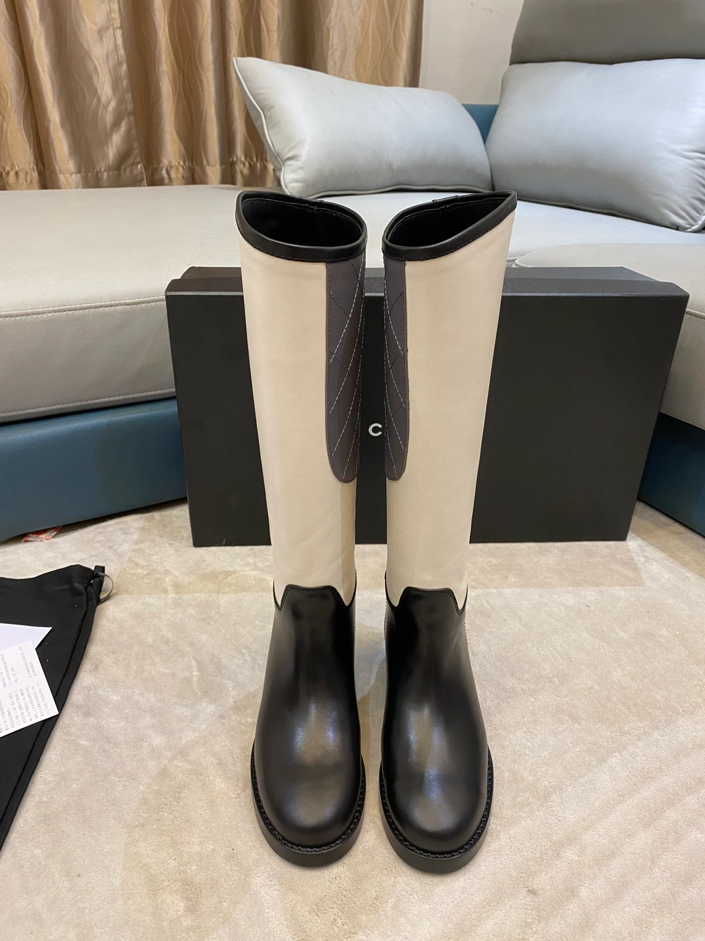 Новинка 2022 года от Chanel - Кожаные сапоги - 2