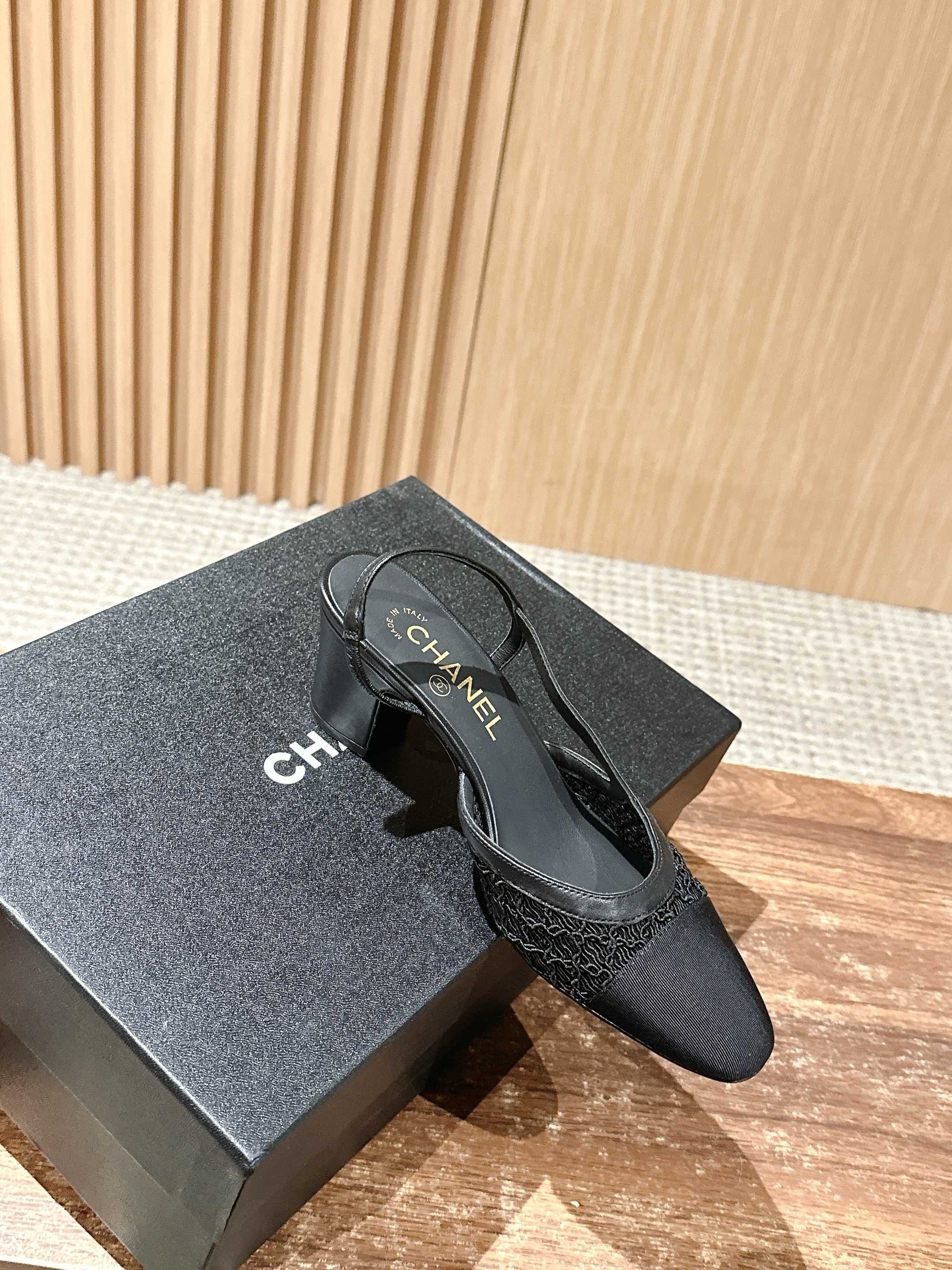 Chanel - Кружево и шаньдунский шелк - Туфли на массивном каблуке - Черные