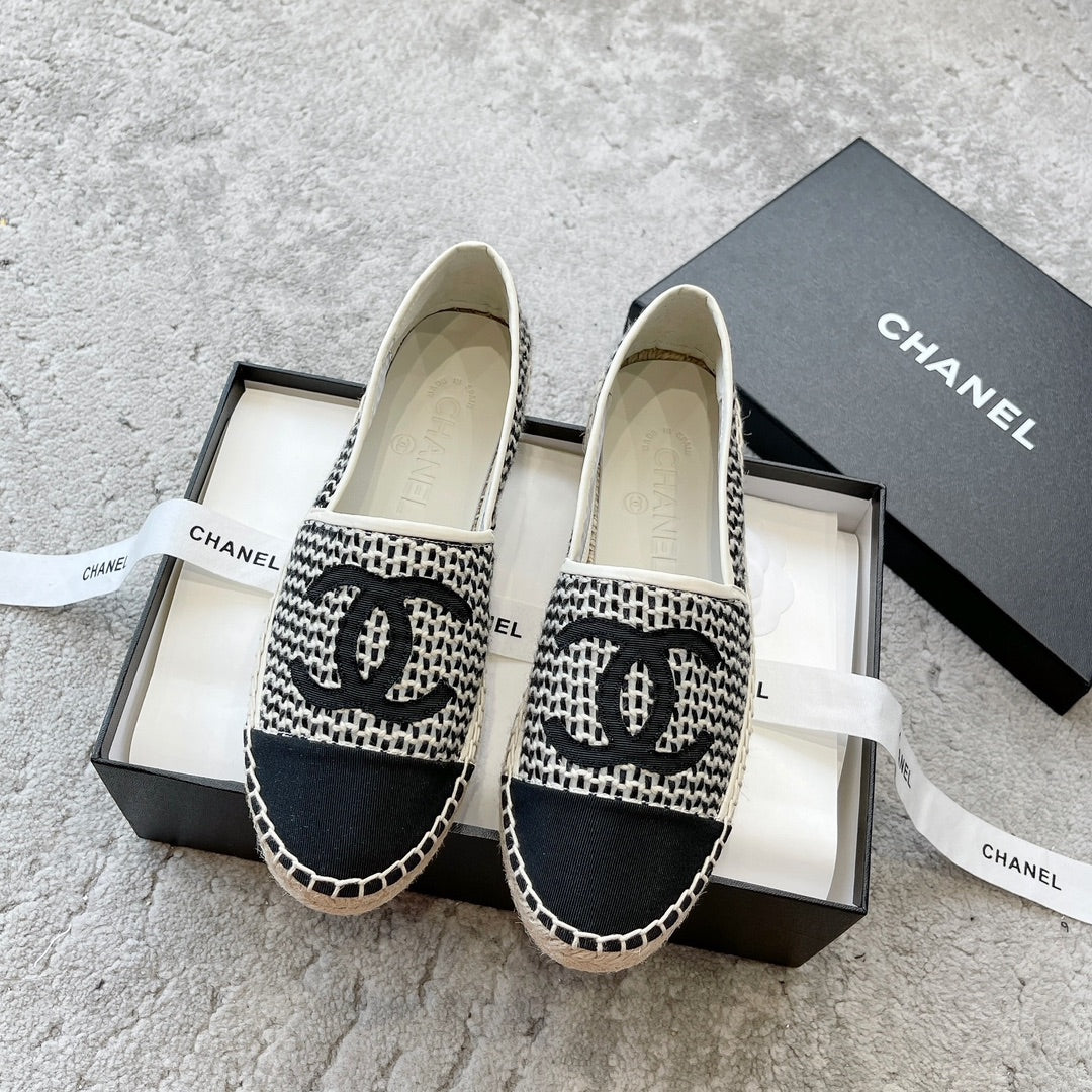 Chanel - Коллекция ?Вечная классика? - Плетеные рыбацкие туфли - Черные