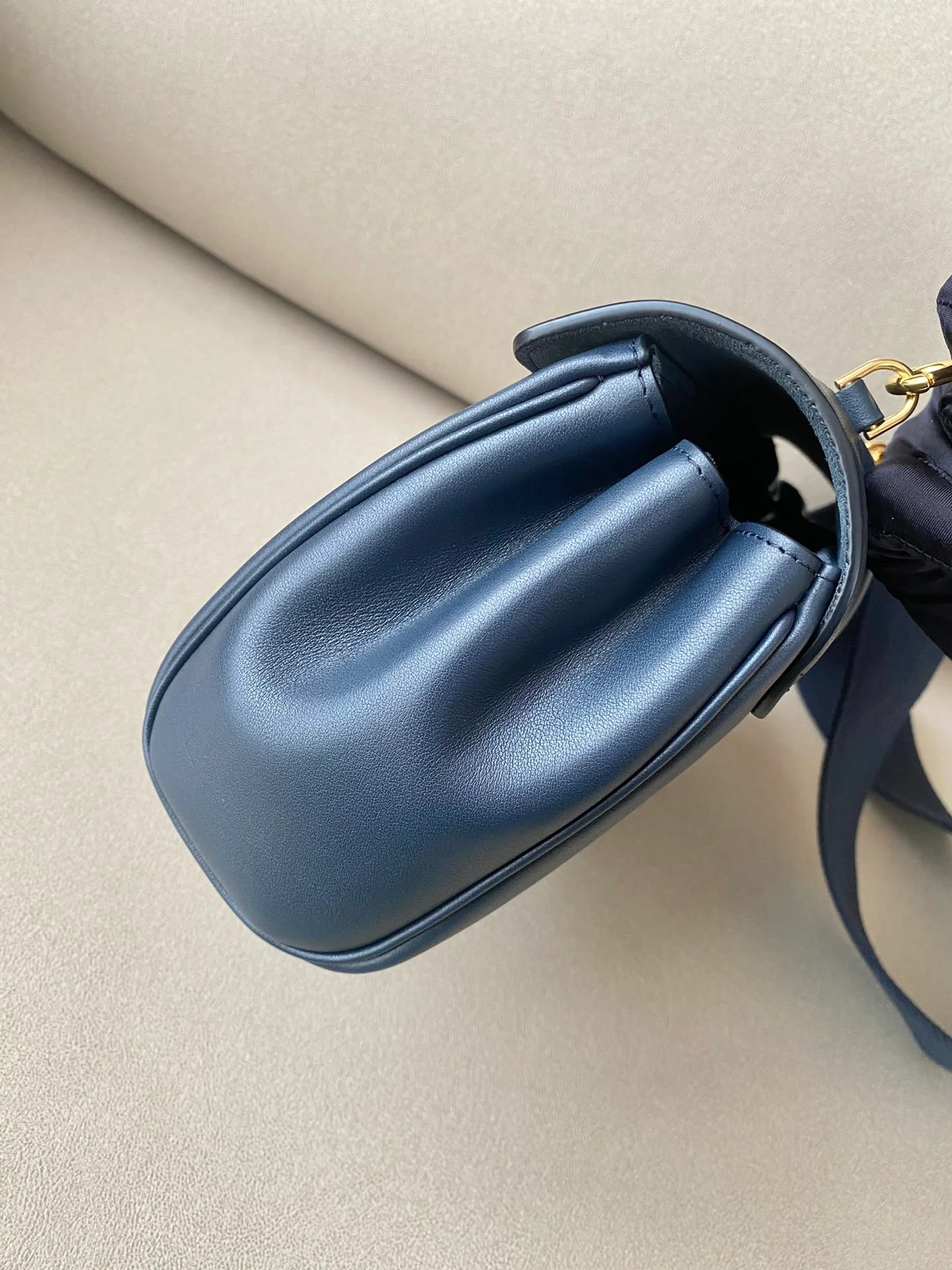 Сумка Celine Teen Soft из телячьей кожи с зернистой текстурой (16 оттенков) - 5