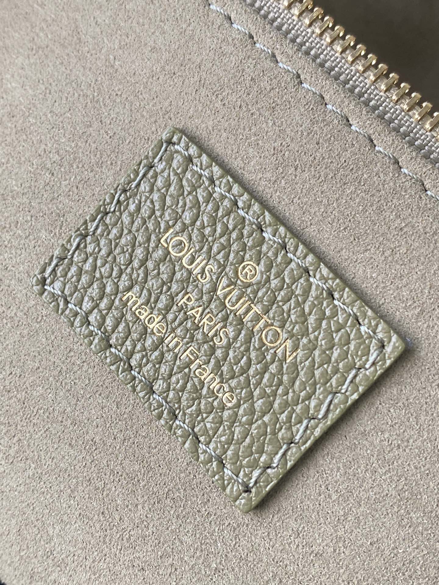 m46647-LV-onthego-bb-tote bag-khaki green