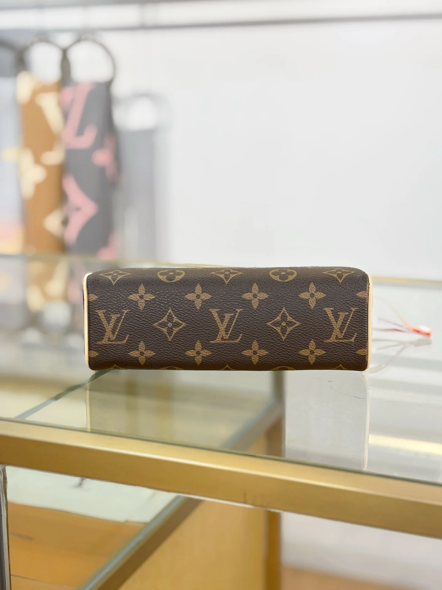 Винтажная маленькая сумочка-коробочка LV-m51900 - канва с монограммой.