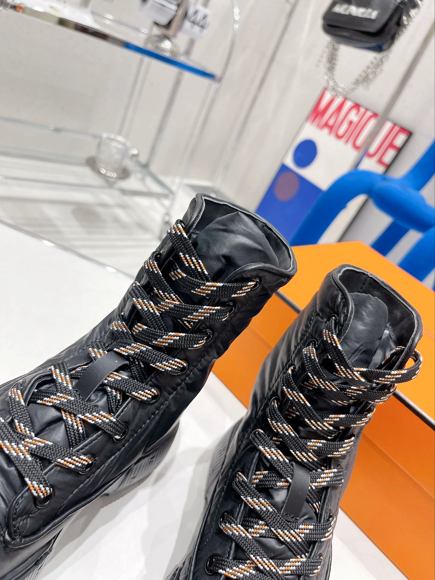 Новинка сезона осень/зима 2022 от Hermes - короткие сапоги и пуховые сапоги - 2