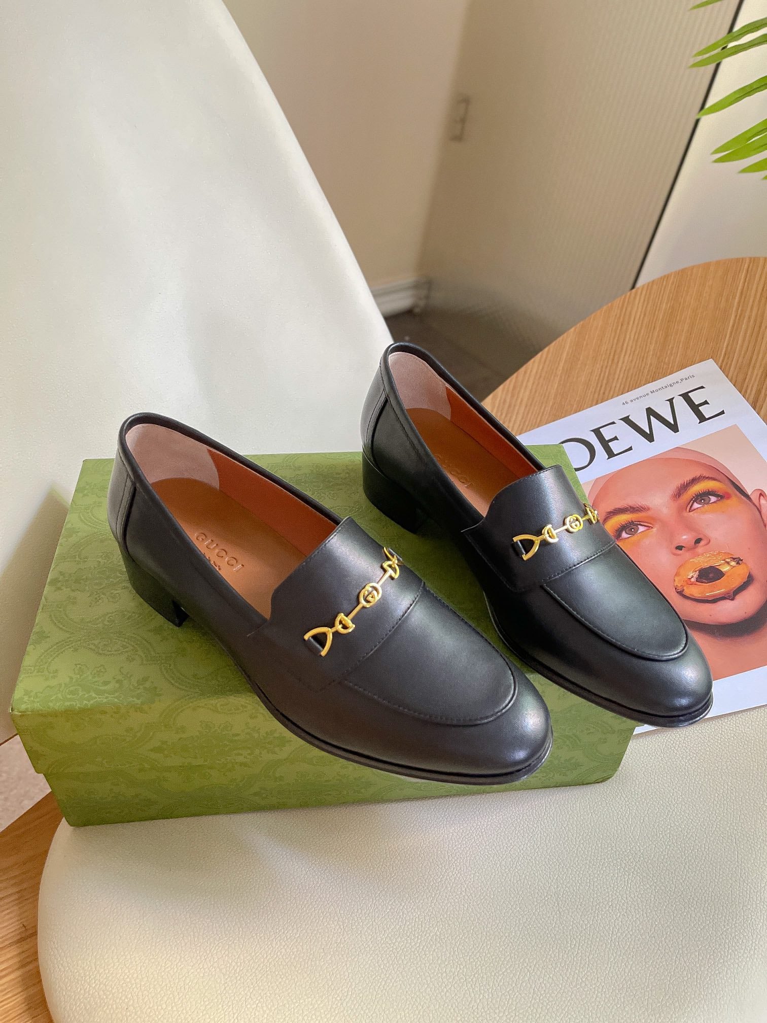 Классические уличные лоферы Gucci с пряжкой - 1