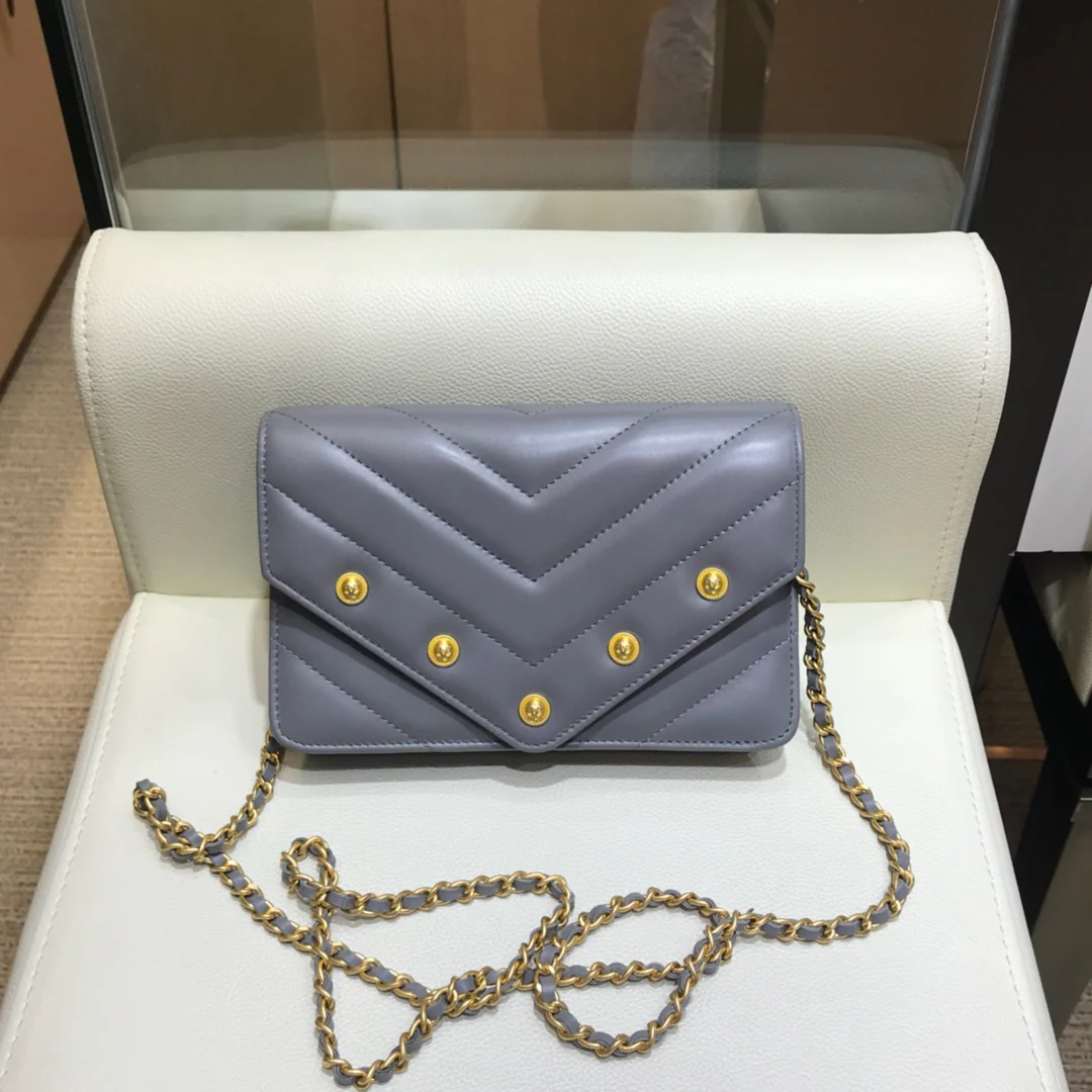 Сумка через плечо Chanel WOC Vintage с матовой золотой цепочкой