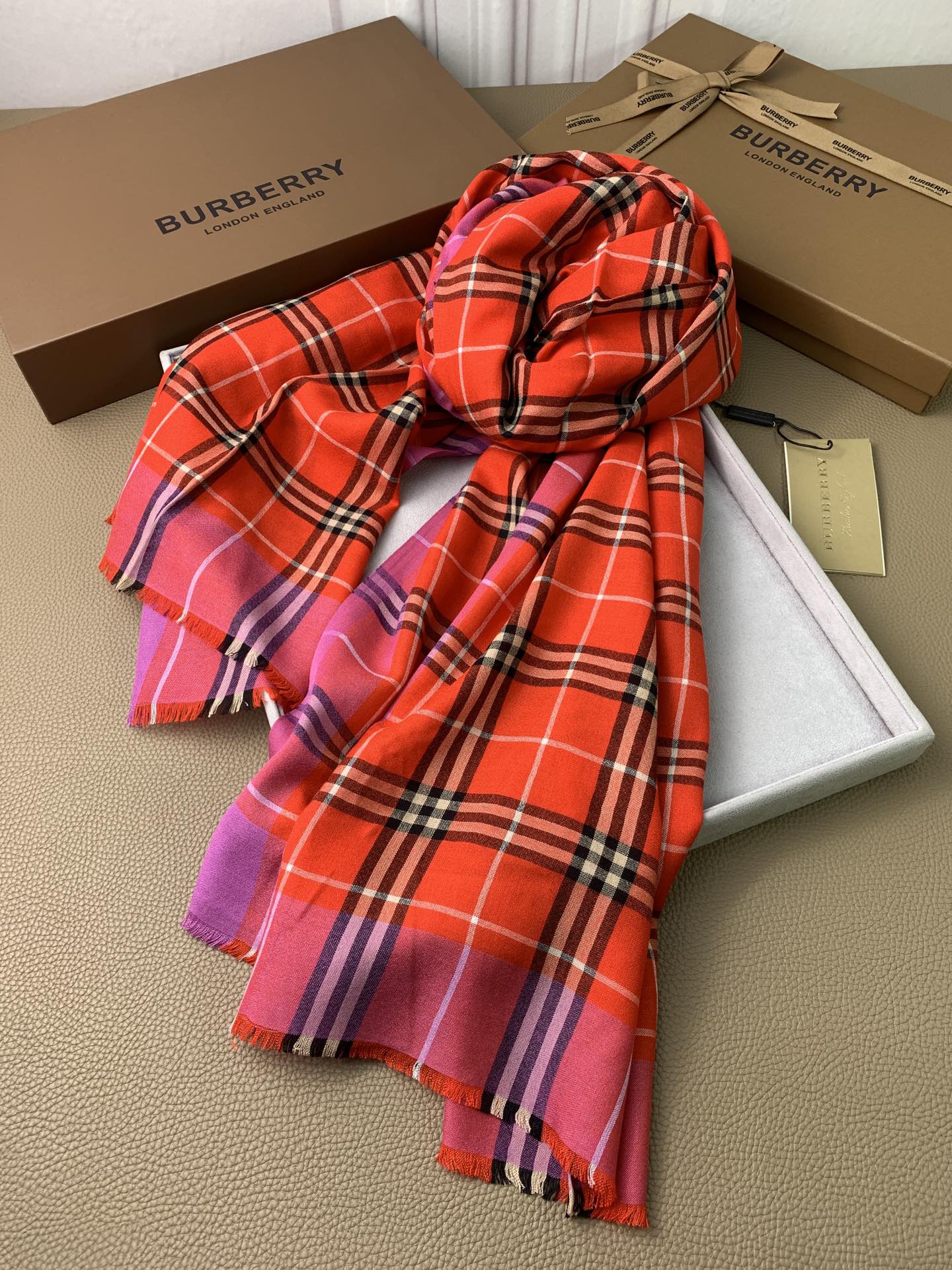 Шарф в клетку Burberry - 200 см - 75 см - 35 см - Кашемир - 45 см - Шотландский кашемир - 20 см - Шелк