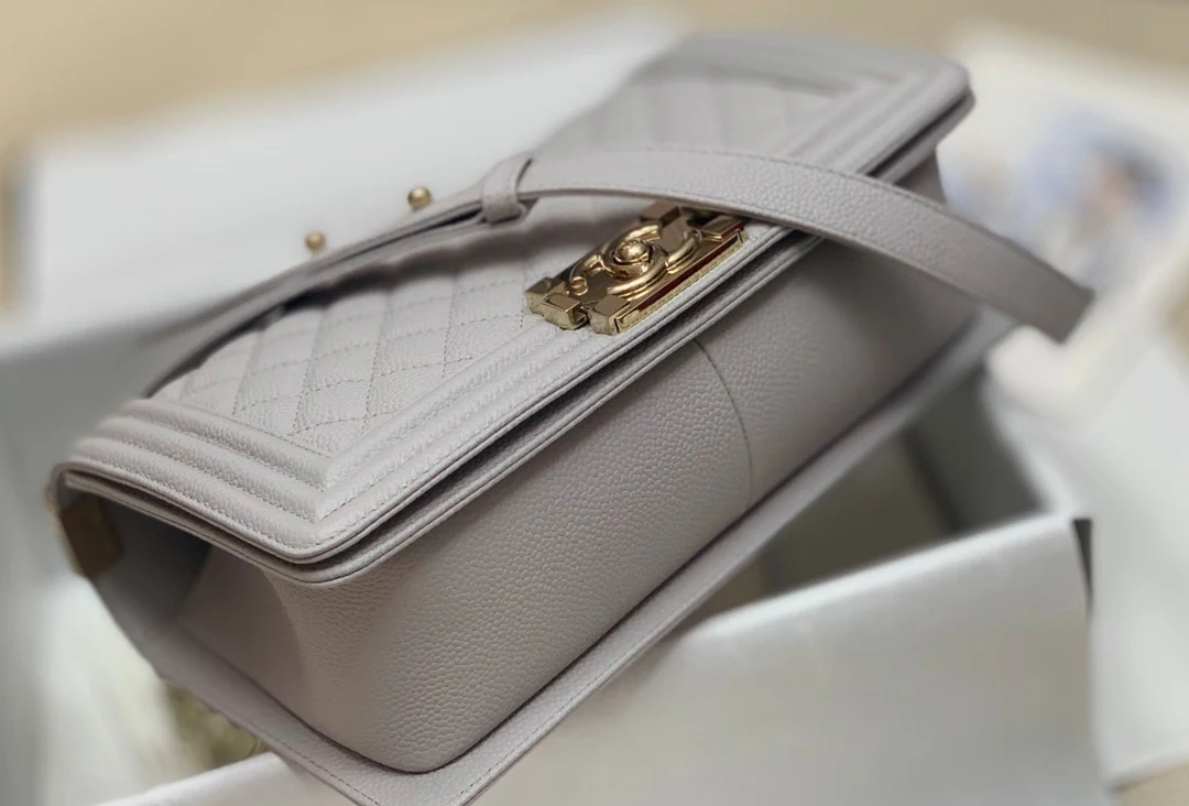 Chanel Boy - 25 см - 35