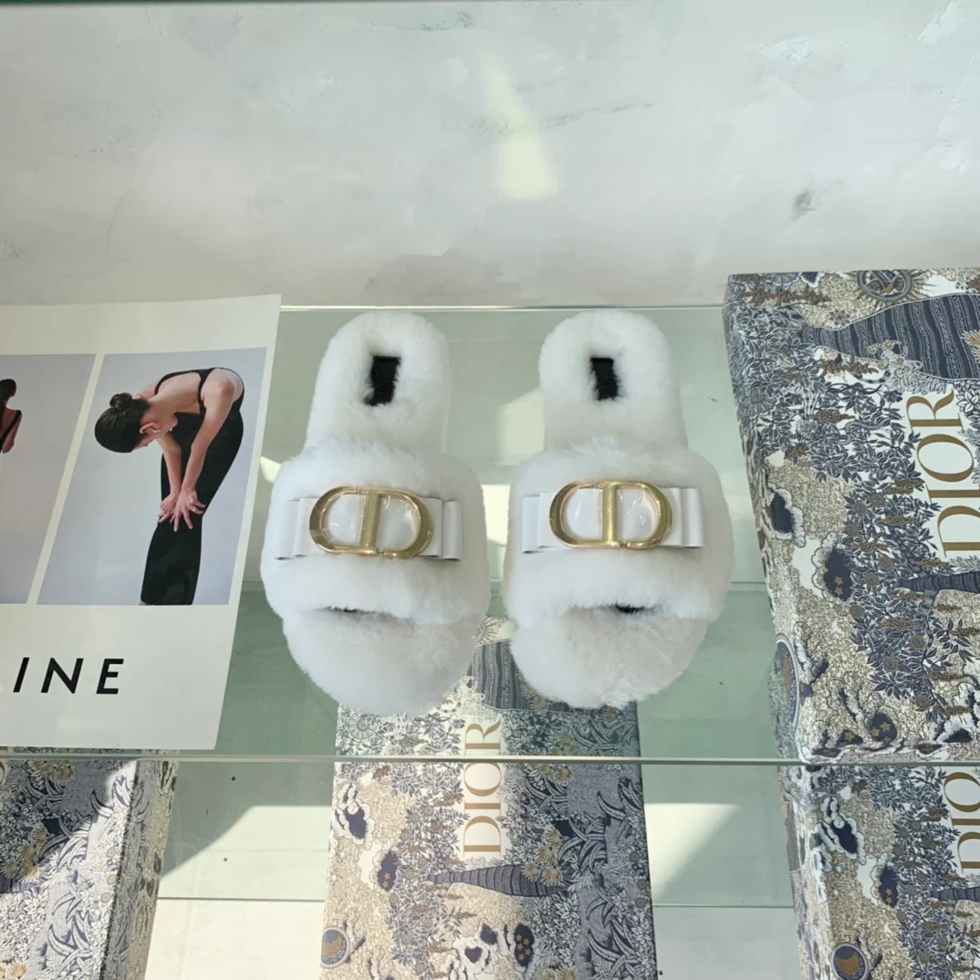 Меховые тапочки Dior-CD с пряжками