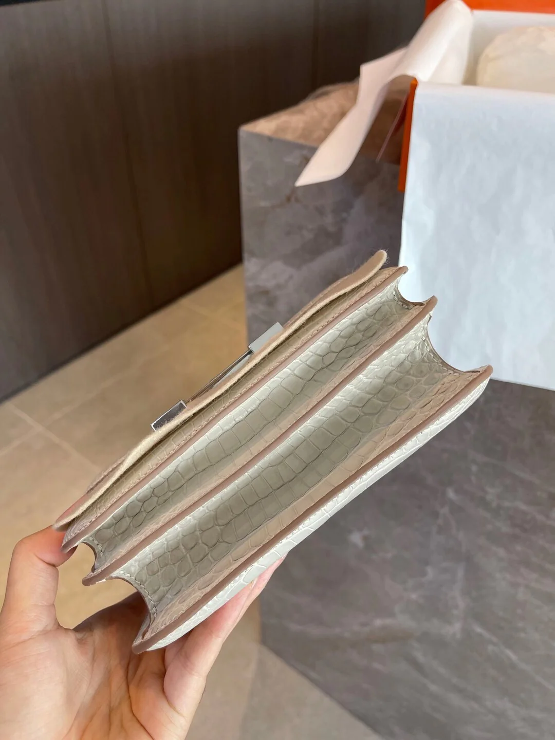 Hermes Constance Mini 19-8L Beton Glacier White Silver Buckle