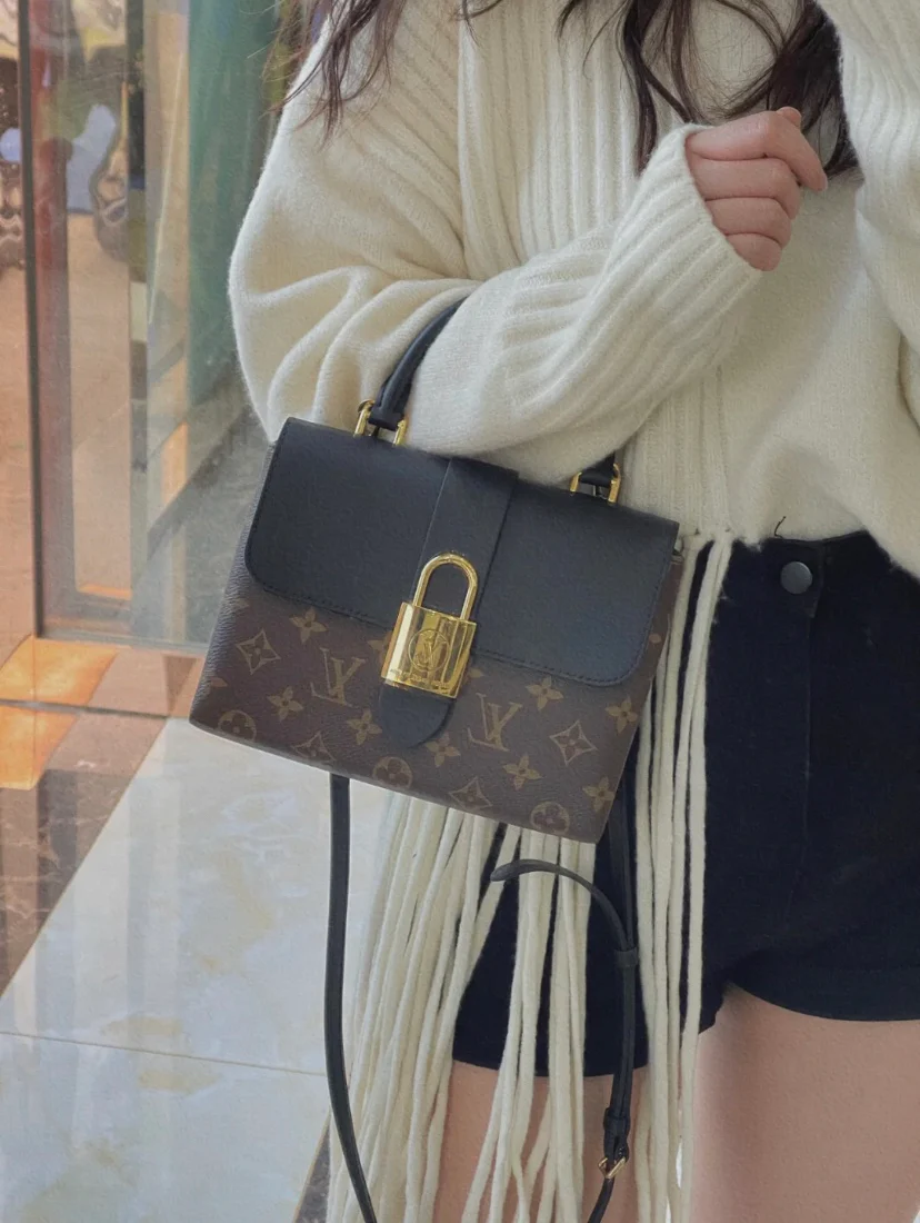 m44321-LV-locky-lock bag-black