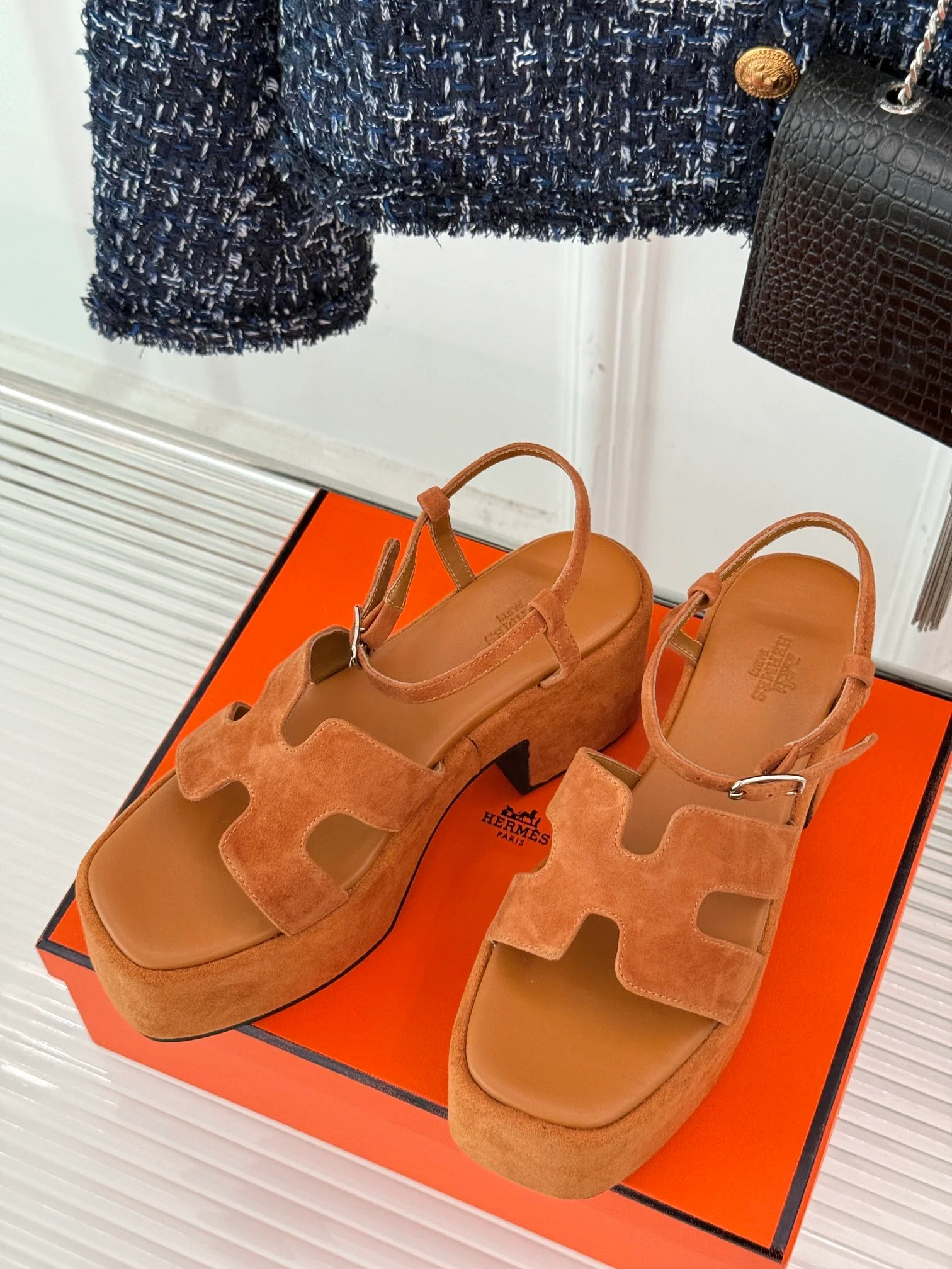 Босоножки на платформе Hermes 2024 на высоком каблуке - Кофейный цвет