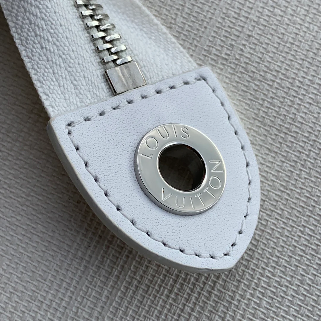 lv-m80460-белый печатный клатч