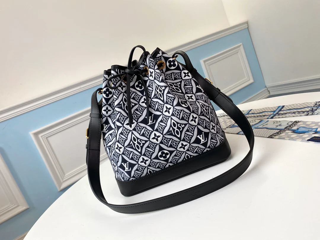 m57154-LV-noe-bb-handbag-black