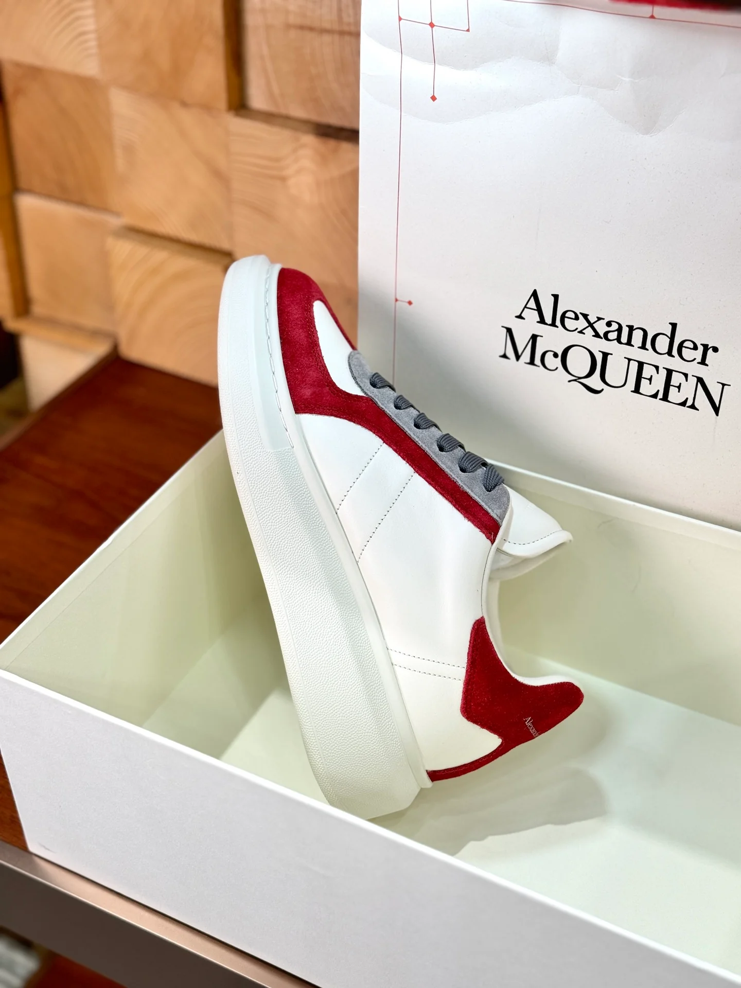 Повседневные туфли McQueen 2024 - красные