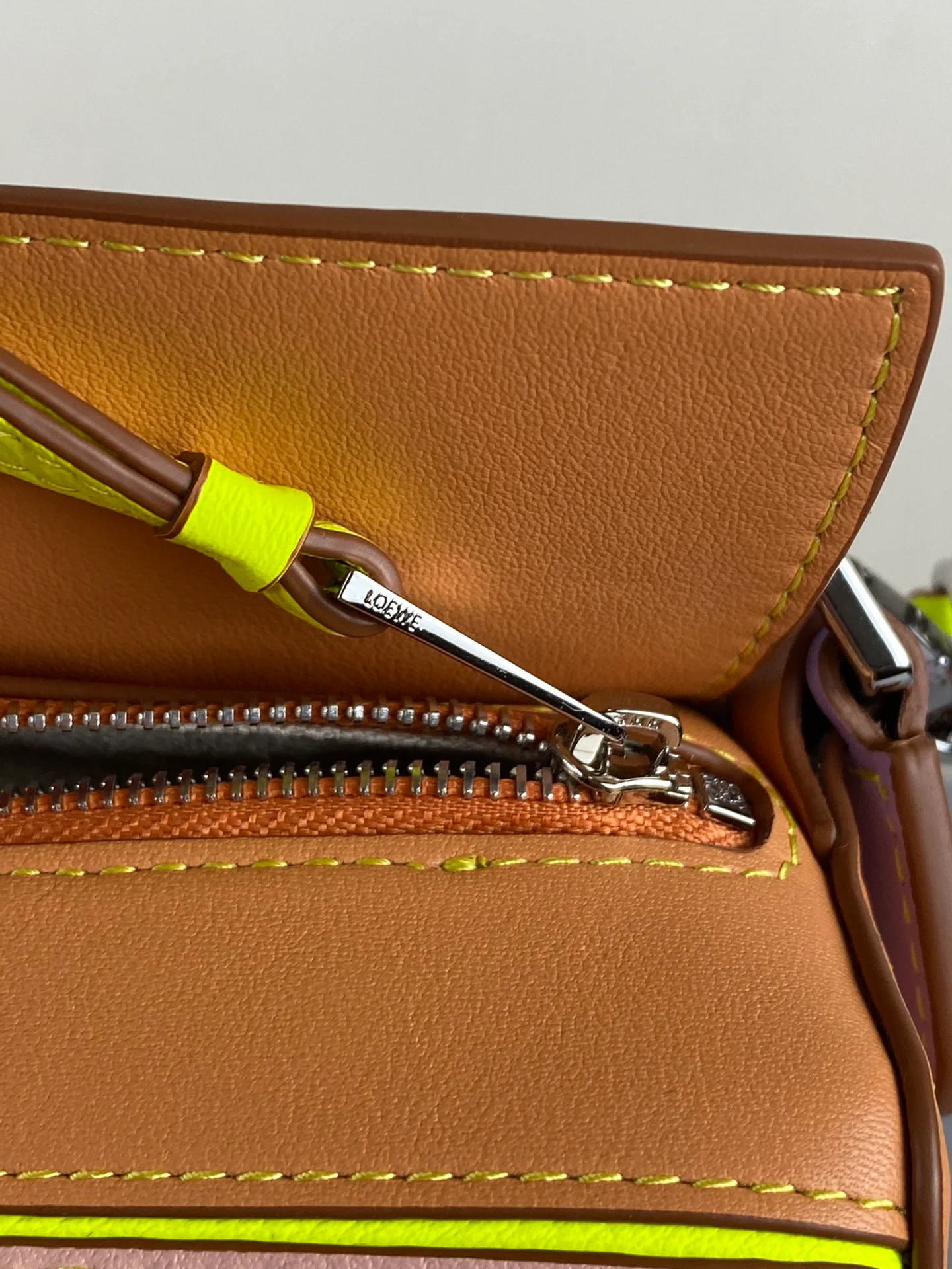 Мини-сумка Loewe Puzzle Bag из телячьей кожи - 8