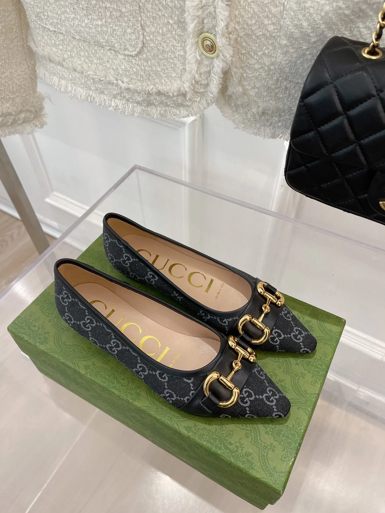 Gucci - Новые балетки с острым носком и монограммой