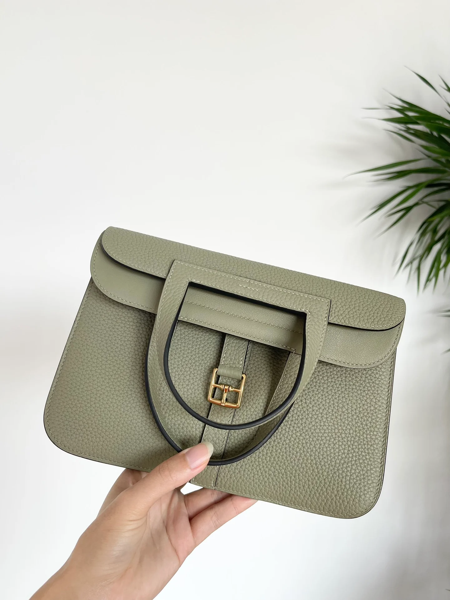 Hermes-halzan-25-sage green-tc-gold buckle