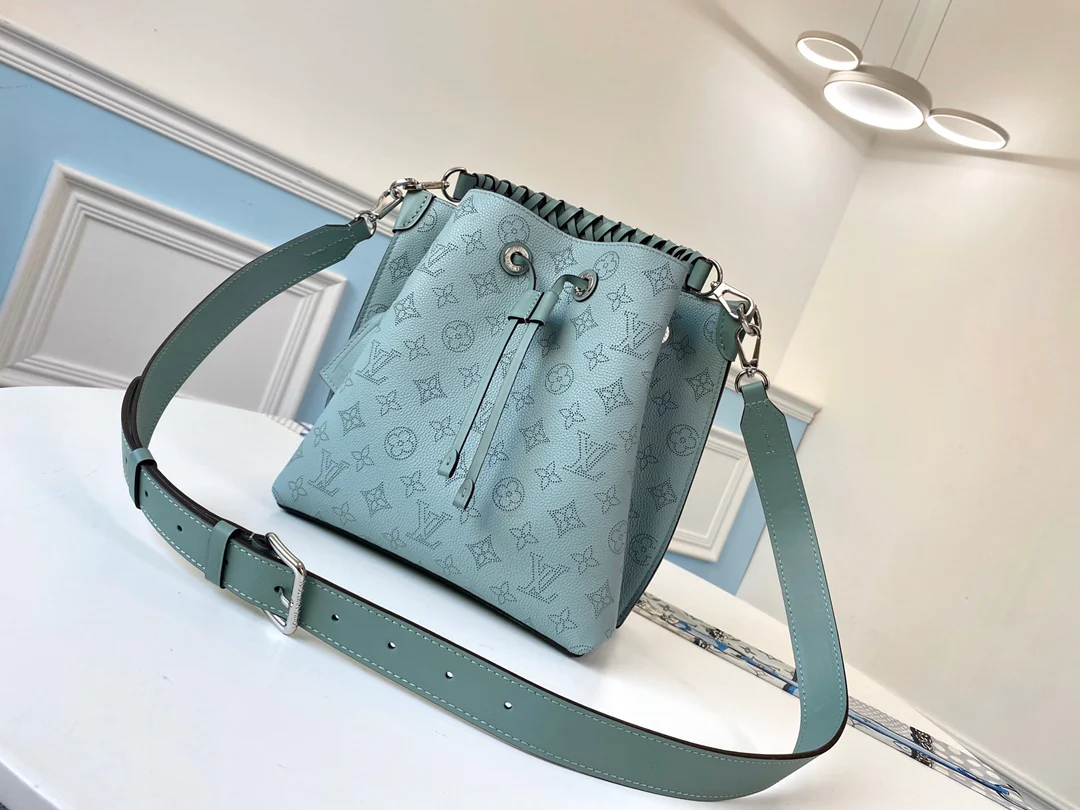 m55906-LV-muria-bucket bag-lake blue